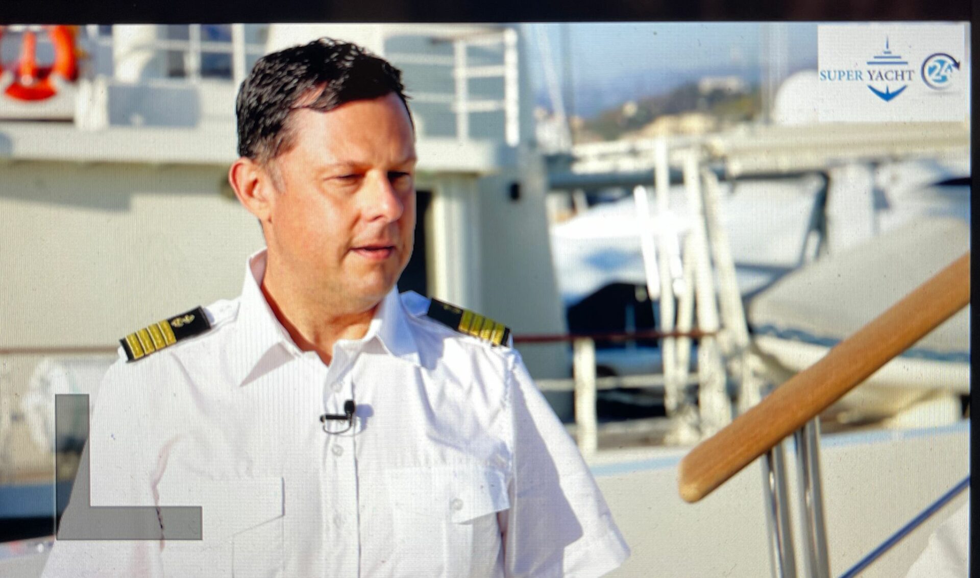 Captain Bozzo Costa recounts three and a half years of sailing around the world at the helm of the 54-meter El Leon